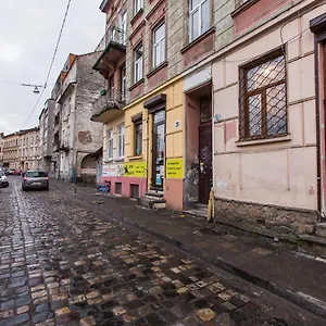 https://apartamenti-v-centri-na-vul-chikeowskogo-25.hotelslviv.net